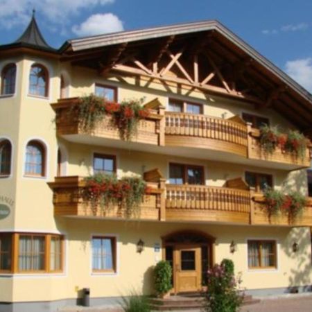 ヴァルス ランドハウス　グリューナウ Bed & Breakfast エクステリア 写真